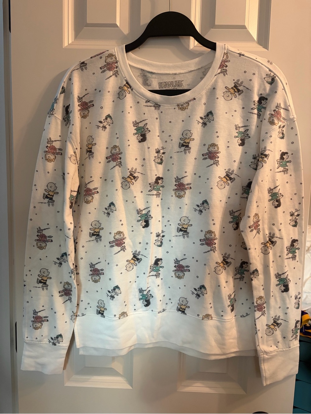 Peanuts Snoopy Charlie Brown Winter Print Thin Sweatshirt